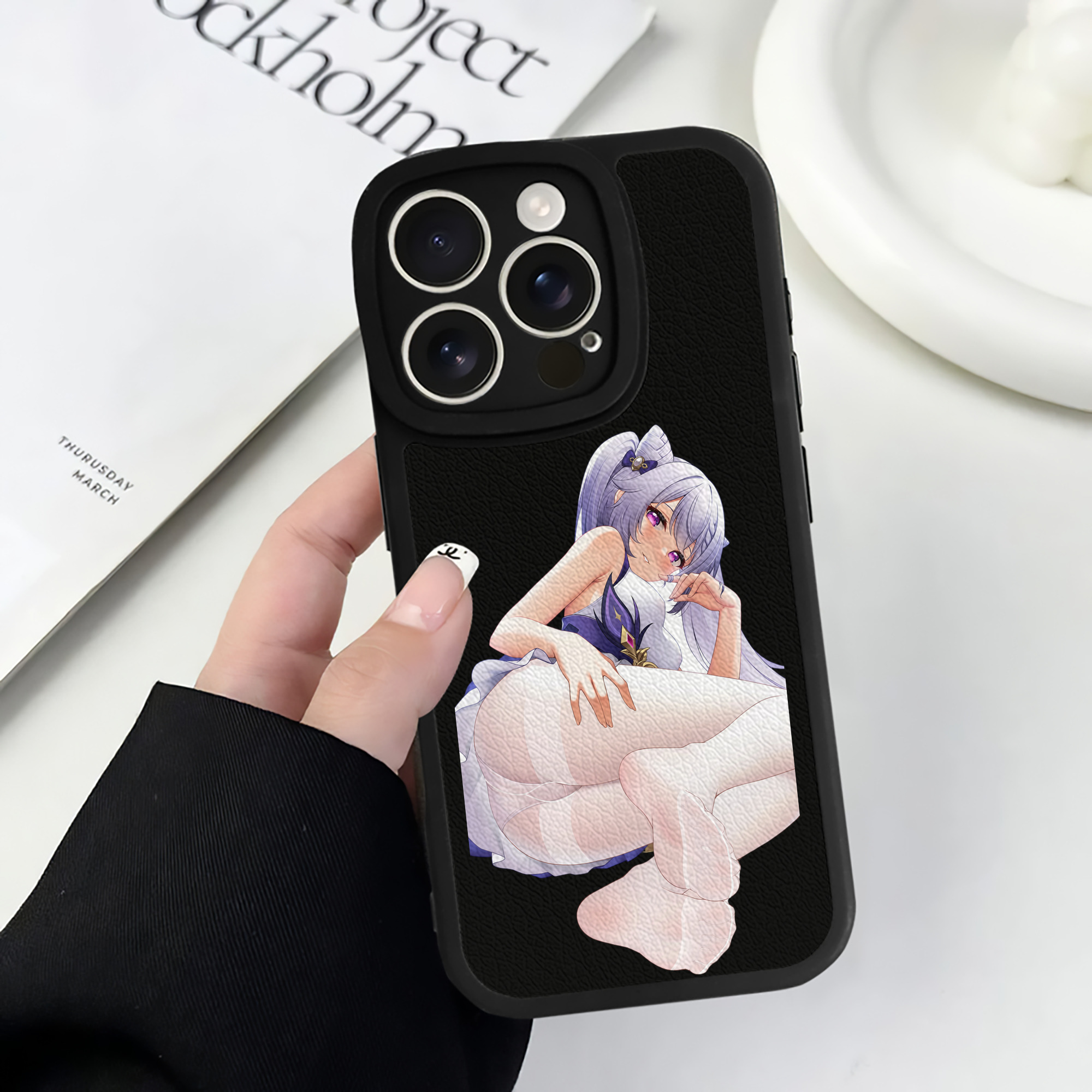 げんし神 刻晴 こくせい genshin Kokusei 【iPhone 16シリーズ対応】シリコンスマホケース（レザー調） 材質：シリコン